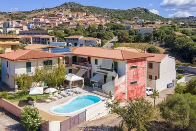 Image de Bel appartement pour 6 personnes avec Wifi, climatisation, piscine, Tv, patio et parking