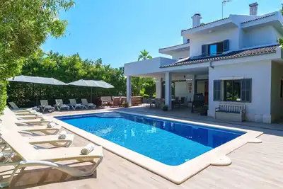 Image de Belle maison de vacances privée avec climatisation, piscine privée, Wifi, Tv et patio