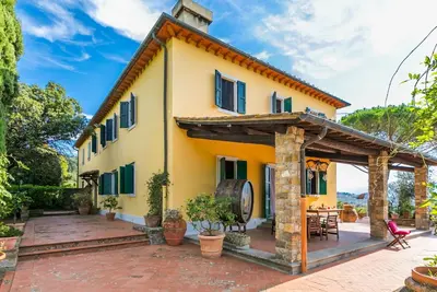 Image de Merveilleuse maison de vacances privée avec Wifi, Tv, terrasse, vue panoramique et parking