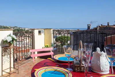 Image de Agréable appartement pour 4 personnes avec climatisation, Wifi, Tv, terrasse et parking