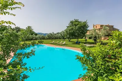 Image de Magnifique maison de vacances privée avec piscine privée, Wifi, patio, animaux admis et parking
