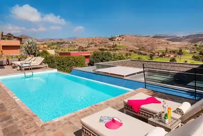 Maison de vacances privée avec Wifi, piscine privée, climatisation, Tv, patio, parking