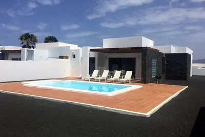 Image de Merveilleuse maison de vacances avec Wifi, piscine privée, climatisation, Tv, terrasse et parking