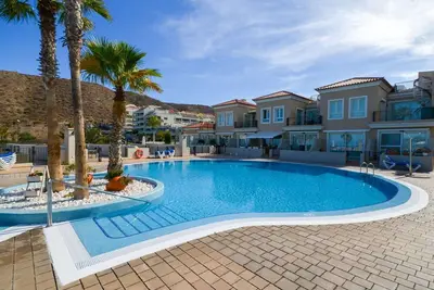 Image de Confortable appartement pour 4 personnes avec Wifi, piscine, Tv, terrasse et parking