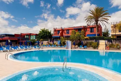 Image de Agréable appartement pour 4 personnes avec climatisation, Wifi, piscine, Tv et terrasse