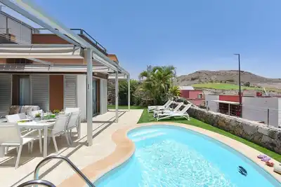 Image de Maison de vacances privée avec piscine privée, Wifi, climatisation, Tv, patio, parking