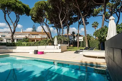 Image de Merveilleuse maison de vacances pour 10 personnes avec climatisation, Wifi, piscine privée et patio