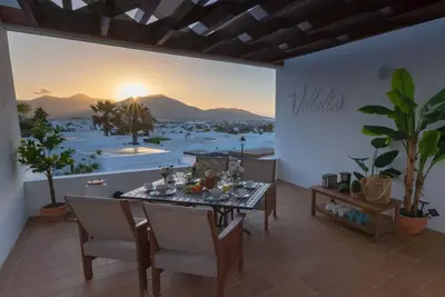 Image de Appartement dans une maison de vacances avec Wifi, piscine privée, climatisation, Tv, terrasse