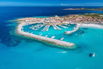 Image de Joli appartement avec Wifi, piscine, climatisation, Tv, terrasse, animaux admis et parking