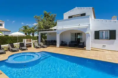 Image de Belle maison de vacances privée avec climatisation, Wifi, piscine privée, Tv, patio, parking