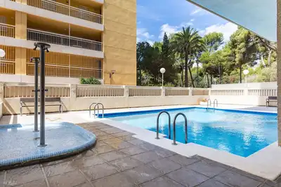 Image de Joli appartement pour 4 personnes avec piscine, Wifi, Tv, balcon et parking
