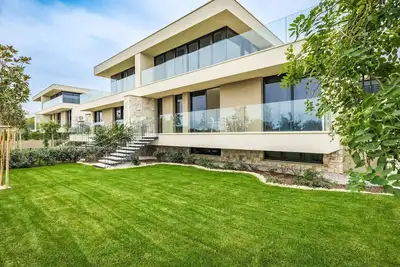 Image de Belle maison de vacances avec piscine, Wifi, climatisation, bain à remous, Tv, terrasse et parking