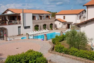 Image de Agréable appartement avec climatisation, piscine, Tv, patio, animaux admis et parking