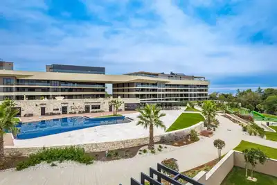 Image de Maison de vacances avec piscine, climatisation, bain à remous, Wifi, Tv, terrasse, parking