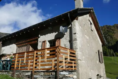 Magnifique maison de vacances privée avec Wifi, Tv, animaux admis, vue panoramique et parking