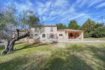 Image de Bastide Provencale 15mn au Nord Daix en Provence