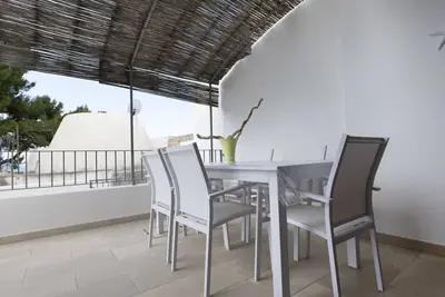 Image de Appartement dans une maison de vacances avec climatisation, Tv, patio, animaux admis, parking