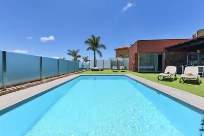 Image de Magnifique maison de vacances privée avec piscine privée, climatisation, Wifi, Tv et animaux admis