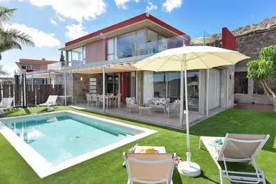 Image de Magnifique maison de vacances privée avec Wifi, climatisation, piscine privée, Tv, patio, parking