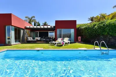 Image de Belle maison de vacances privée avec climatisation, Wifi, piscine privée, Tv et patio