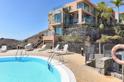 Maison de vacances privée avec Wifi, climatisation, piscine, Tv, terrasse, animaux admis, parking
