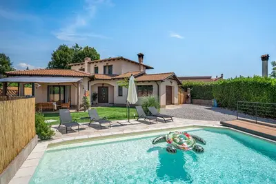 Image de Maison de vacances privée avec piscine privée, Wifi, climatisation, Tv, terrasse, vue panoramique