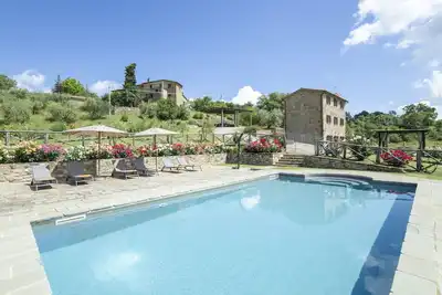 Image de Merveilleuse maison de vacances privée avec Wifi, piscine privée, Tv, patio et parking