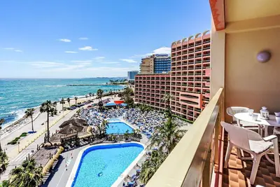Image de Joli appartement avec climatisation, bain à remous, piscine, Wifi, Tv et terrasse