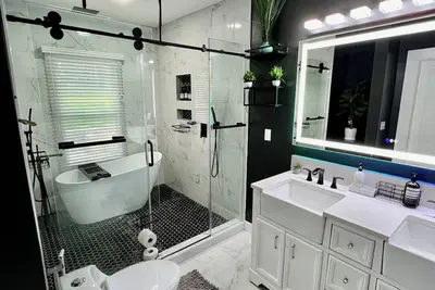 Image de Exquisite 4br/3ba Home by Lsp Homes. 10 min Dt/Airport
