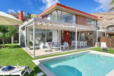 Image de Belle maison de vacances privée avec piscine privée, climatisation, Wifi, Tv, patio, parking
