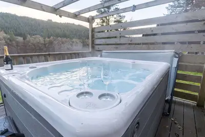 Image de Belle maison de vacances privée avec Wifi, bain à remous, Tv, terrasse, vue panoramique, parking