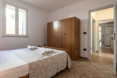 Image de Agréable appartement avec Wifi, climatisation, Tv, patio, animaux admis et parking