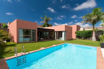 Maison de vacances privée avec Wifi, piscine privée, climatisation, Tv, vue panoramique, parking