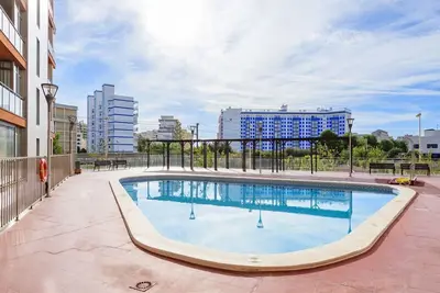 Image de Joli appartement avec piscine, climatisation, Wifi, Tv, terrasse, animaux admis et parking
