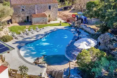 Image de Belle maison de vacances privée avec climatisation, Wifi, piscine privée, Tv, patio, parking