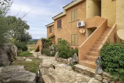 Image de Agréable appartement avec piscine, climatisation, Wifi, Tv, terrasse, animaux admis et parking