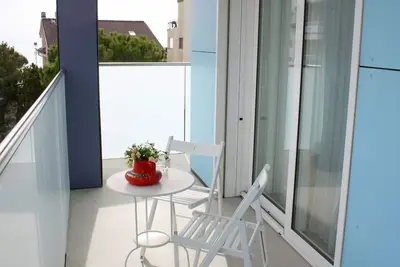 Image de Joli appartement avec Wifi, climatisation, Tv, balcon, animaux admis et parking