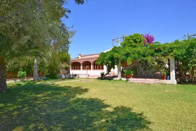 Image de Belle maison de vacances privée avec climatisation, piscine privée, Wifi, terrasse et parking