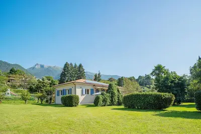 Image de Belle maison de vacances privée pour 8 personnes avec Wifi, Tv, terrasse et parking
