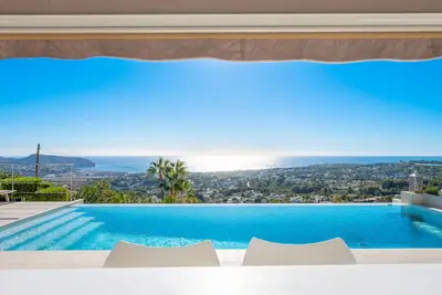 Image de Belle maison de vacances privée avec piscine privée, Wifi, climatisation, Tv, patio et parking
