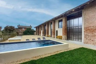 Image de Maison de vacances privée avec bain à remous, Wifi, piscine privée, climatisation, Tv, patio