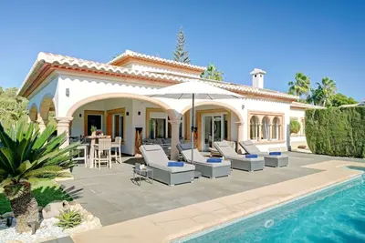 Maison de vacances privée avec climatisation, Wifi, piscine privée, Tv, patio, parking