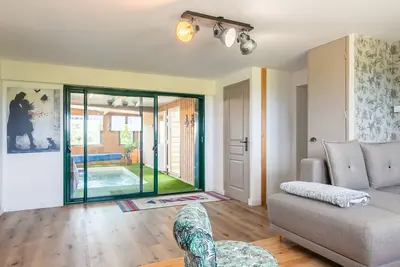Image de Belle maison de vacances privée avec Wifi, piscine privée, Tv, terrasse, animaux admis, parking