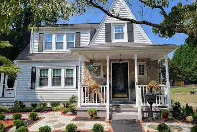 Image de The Cline House-Charming \"Vintage Suite\"-Suite A In Heart of Charles Town, Wv!