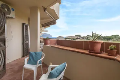 Image de Confortable appartement avec piscine, climatisation, Tv, terrasse, animaux admis et parking