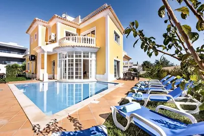 Image de Belle maison de vacances privée avec Wifi, piscine privée, climatisation, Tv, terrasse, parking