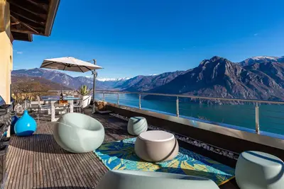 Joli appartement avec Wifi, bain à remous, climatisation, Tv, terrasse, animaux admis et parking