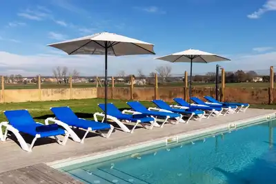 Image de Belle maison de vacances privée avec piscine privée, Wifi, Tv, patio, animaux admis et parking