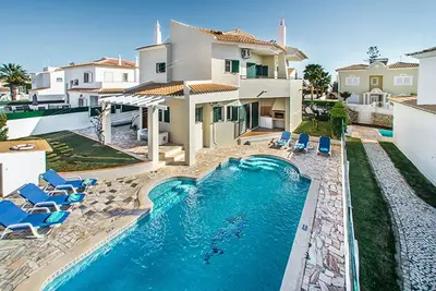 Image de Magnifique maison de vacances privée avec climatisation, piscine privée, Wifi, Tv, patio, parking