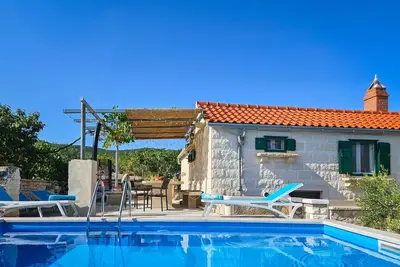 Image de Maison de vacances privée avec Wifi, piscine privée, climatisation, Tv, terrasse, vue panoramique